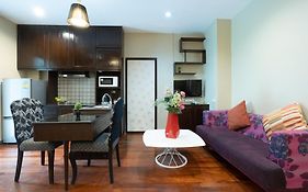 กรีนวิว เอกมัย 10 สวีท